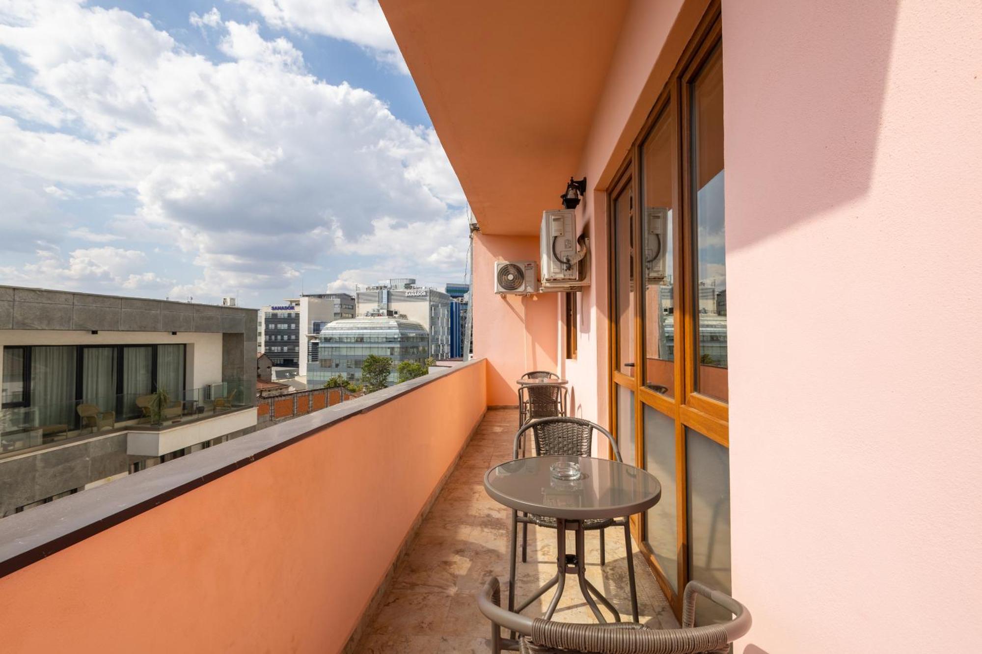 Downtown Victoria Apartments By Citybookings Bucureşti Eksteriør bilde